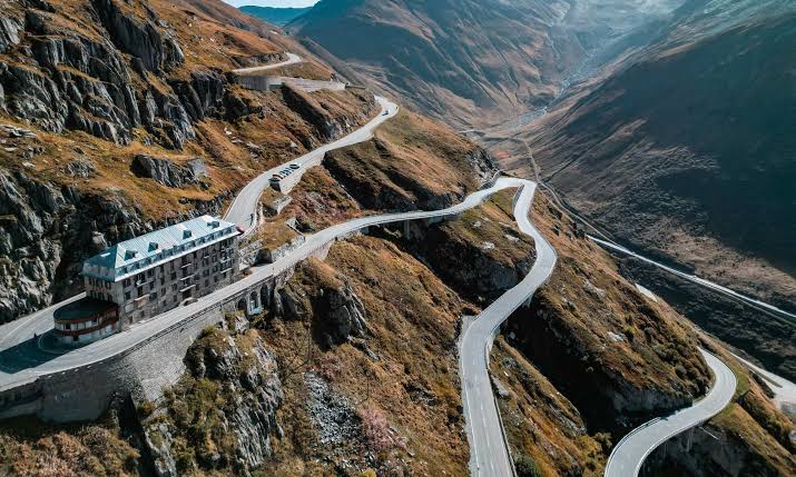 Hairpin bends on an Alpine pass